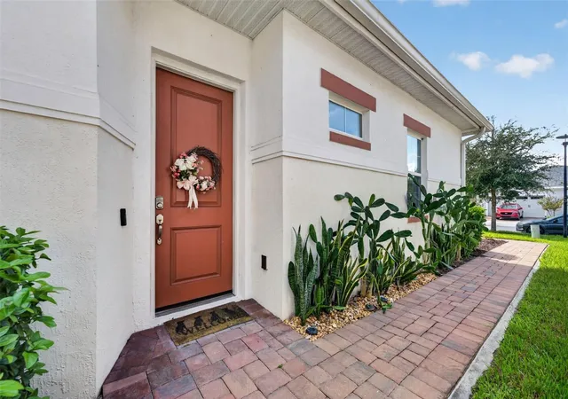 Photo 4 of Single family home for sale at 2521 Yellow Brick Rd, Saint Cloud, FL 34772 | MLS# S5159365 | Listing updated on 2026-10-16