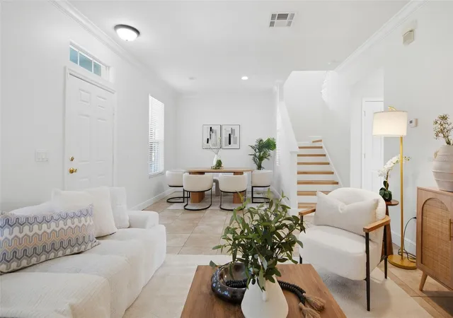 Photo 4 of Townhouse for sale at 14500 Bridgewater Crossings Blvd, Windermere, FL 34786 | MLS# O6449184 | Listing updated on 2026-10-23