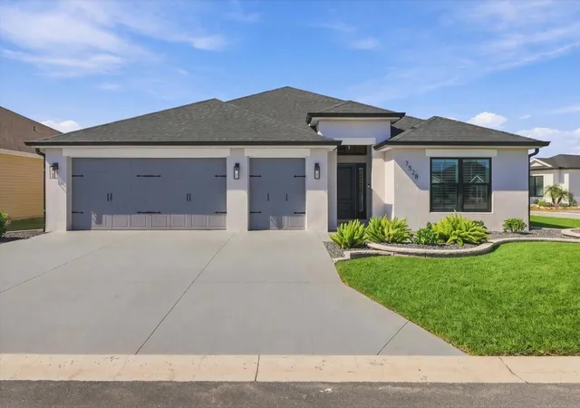 Photo 1 of Single family home for sale at 7528 Daniel Collins Ct, The Villages, FL 34762 | MLS# G5118960 | Listing updated on 2026-10-22