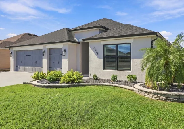 Photo 3 of Single family home for sale at 7528 Daniel Collins Ct, The Villages, FL 34762 | MLS# G5118960 | Listing updated on 2026-10-22