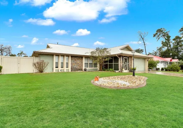 Photo 2 of Single family home for sale at 15710 Sw 23rd Court Rd, Ocala, FL 34473 | MLS# TB8557188 | Listing updated on 2026-10-14