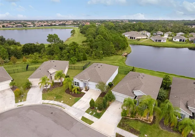 Photo 3 of Single family home for sale at 13715 Woodbridge Ter, Bradenton, FL 34211 | MLS# A4709265 | Listing updated on 2026-10-15