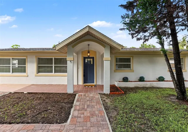 Photo 1 of Single family home for sale at 2070 Seminole Blvd, Melbourne, FL 32904 | MLS# S5159368 | Listing updated on 2026-10-26
