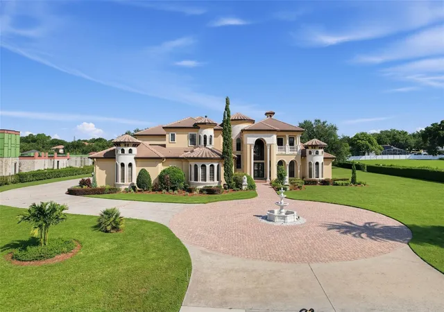 Photo 3 of Mansion for sale at 9615 Windy Ridge Rd, Windermere, FL 34786 | MLS# O6449197 | Listing updated on 2026-10-27