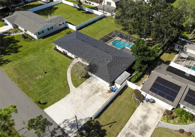 Photo 4 of Single family home for sale at 1016 Dolly Ln, Lakeland, FL 33813 | MLS# L4965719 | Listing updated on 2026-10-28