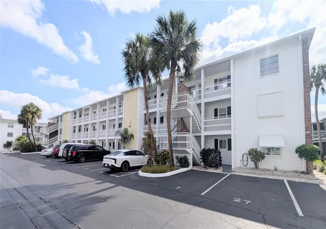 Photo 1 of Condo for sale at 5949 Easy St #I36, Bradenton, FL 34207 | MLS# A4709274 | Listing updated on 2026-10-13