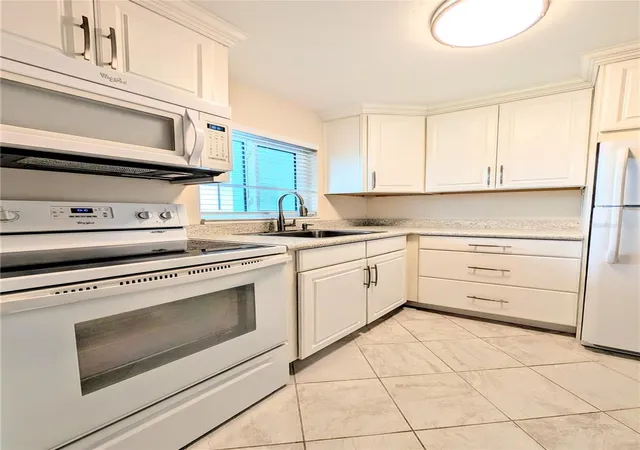 Photo 4 of Condo for sale at 5949 Easy St #I36, Bradenton, FL 34207 | MLS# A4709274 | Listing updated on 2026-10-13