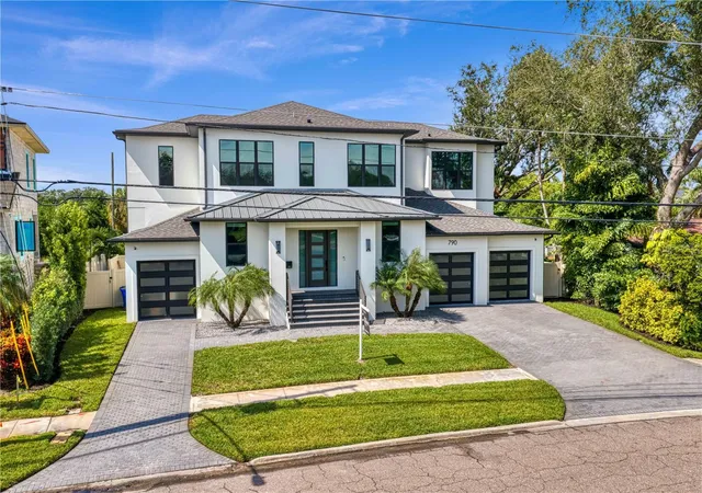 Photo 1 of Single family home for sale at 790 Cordova Blvd Ne, Saint Petersburg, FL 33704 | MLS# TB8557208 | Listing updated on 2026-10-21