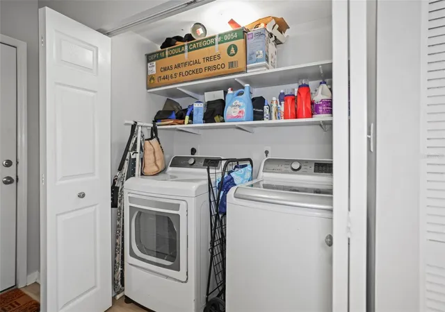 Listing Photo 4 - Condo for sale in building located at 6495 Shoreline Dr, St. Petersburg, FL 33708 - Unit #8502