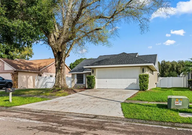 Photo 2 of Single family home for sale at 7131 Hollowell Dr, Tampa, FL 33634 | MLS# TB8557222 | Listing updated on 2026-10-24