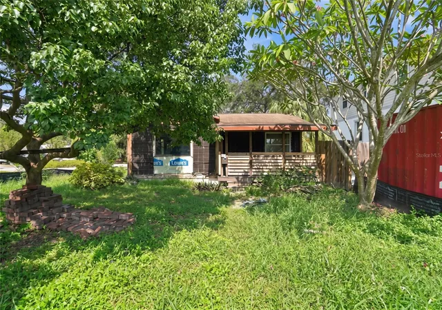 Photo 3 of Single family home for sale at 733 58th Avenue NE, Saint Petersburg, FL 33703 | MLS# TB8557223 | Listing updated on 2026-10-15