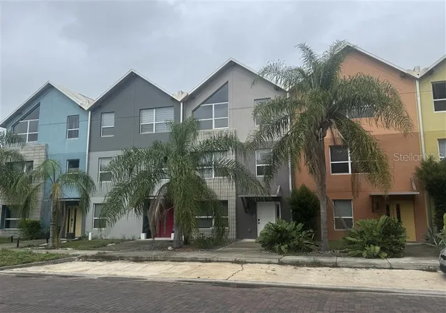 Photo 1 of Townhouse for sale at 1603 Woodward St #18, Orlando, FL 32803 | MLS# O6449218 | Listing updated on 2026-10-25