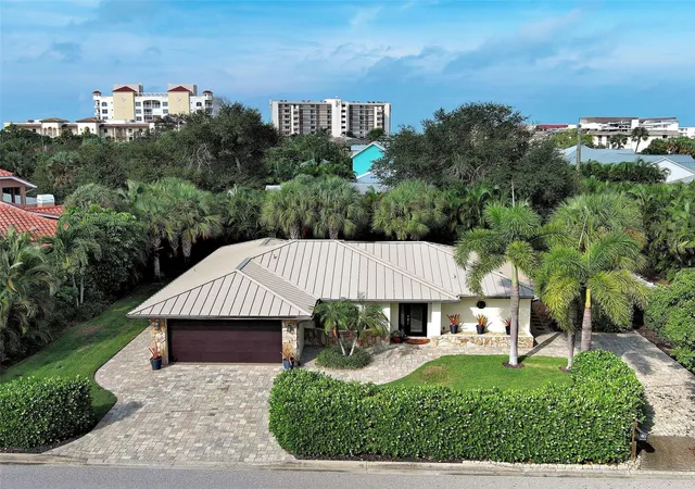 Photo 1 of Single family home for sale at 800 Osprey St, Venice, FL 34285 | MLS# N6146163 | Listing updated on 2026-10-15