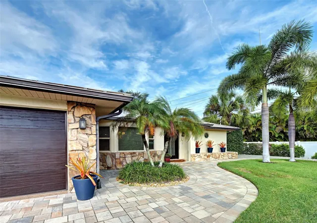 Photo 4 of Single family home for sale at 800 Osprey St, Venice, FL 34285 | MLS# N6146163 | Listing updated on 2026-10-15