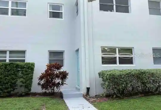 Listing Photo 2 - Condo for sale in 445 32Nd Ave N located at 445 32Nd Ave N, St. Petersburg, FL 33704 - Unit #W104