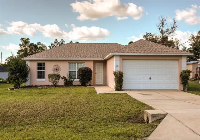 Photo 1 of Single family home for sale at 13 Hemlock Ct, OCALA, FL 34472 | MLS# OM733888 | Listing updated on 2026-10-16
