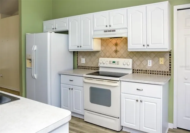 Photo 4 of Single family home for sale at 13 Hemlock Ct, Ocala, FL 34472 | MLS# OM733888 | Listing updated on 2026-10-16