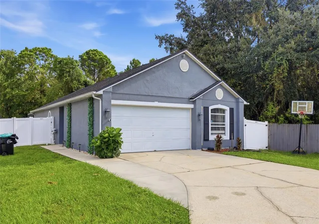 Photo 1 of Single family home for sale at 10521 Rocking A Run, Orlando, FL 32825 | MLS# O6449229 | Listing updated on 2026-10-23