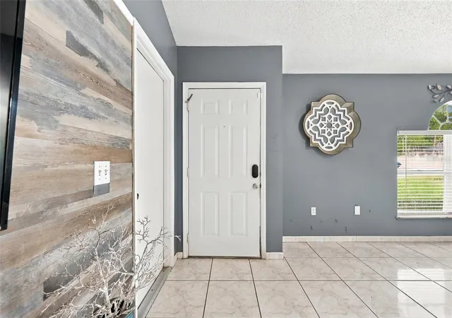 Photo 2 of Single family home for sale at 10521 Rocking A Run, Orlando, FL 32825 | MLS# O6449229 | Listing updated on 2026-10-23