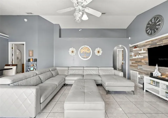 Photo 4 of Single family home for sale at 10521 Rocking A Run, Orlando, FL 32825 | MLS# O6449229 | Listing updated on 2026-10-23
