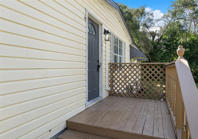 Photo 4 of Manufactured home for sale at 18446 Edgewood Dr, Spring Hill, FL 34610 | MLS# W7890262 | Listing updated on 2026-10-29