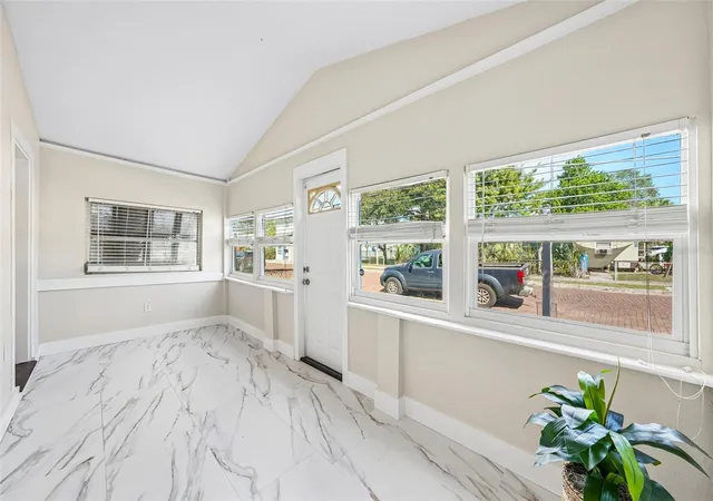 Photo 4 of House for sale at 1646 28th Avenue N, Saint Petersburg, FL 33713 | MLS# TB8557248 | Listing updated on 2026-10-18