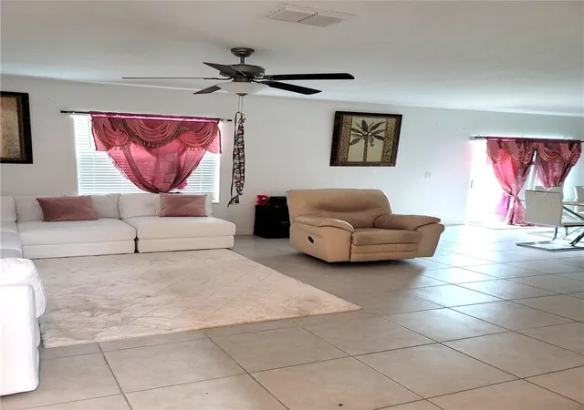 Photo 3 of Single family home for sale at 1821 Yellow Trl, Lakeland, FL 33801 | MLS# L4965723 | Listing updated on 2026-10-13