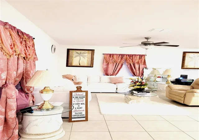 Photo 4 of Single family home for sale at 1821 Yellow Trl, Lakeland, FL 33801 | MLS# L4965723 | Listing updated on 2026-10-13
