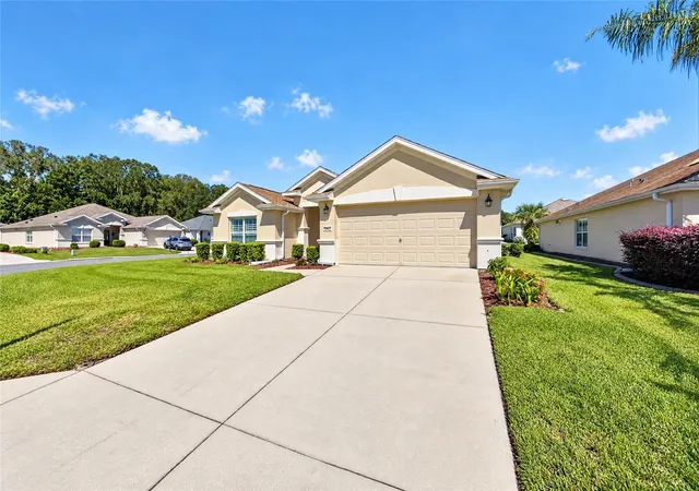 Photo 1 of Single family home for sale at 13417 SE 86th Circle, Summerfield, FL 34491 | MLS# OM733892 | Listing updated on 2026-10-29