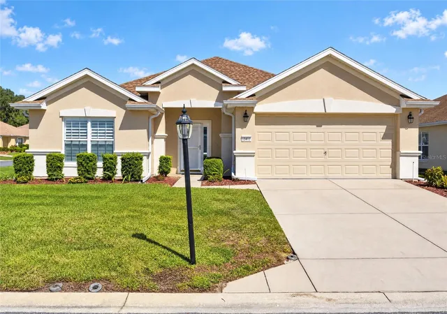 Photo 2 of Single family home for sale at 13417 SE 86th Circle, Summerfield, FL 34491 | MLS# OM733892 | Listing updated on 2026-10-29