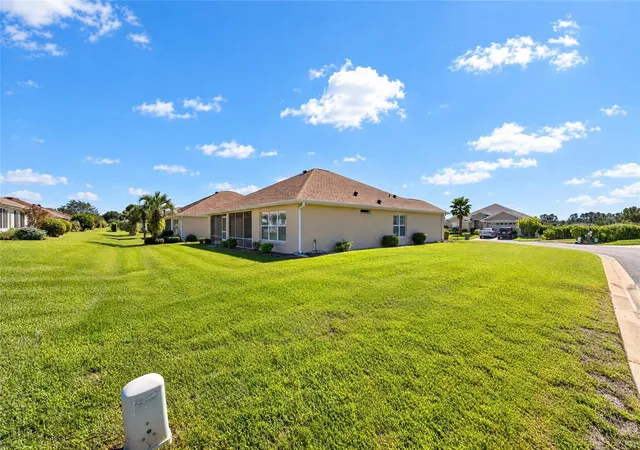 Photo 4 of Single family home for sale at 13417 SE 86th Circle, Summerfield, FL 34491 | MLS# OM733892 | Listing updated on 2026-10-29
