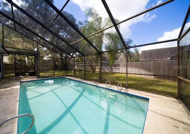 Photo 4 of Single family home for sale at 4119 Moreland Dr, Valrico, FL 33596 | MLS# A4709290 | Listing updated on 2026-10-18