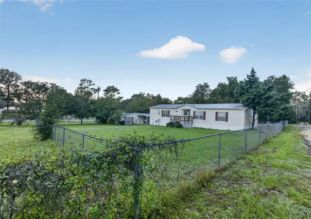 Photo 2 of Manufactured home for sale at 7990 Floral Ridge Cir, Keystone Heights, FL 32656 | MLS# GC544121 | Listing updated on 2026-10-15
