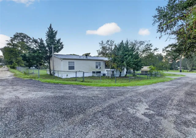 Photo 3 of Manufactured home for sale at 7990 Floral Ridge Cir, Keystone Heights, FL 32656 | MLS# GC544121 | Listing updated on 2026-10-15