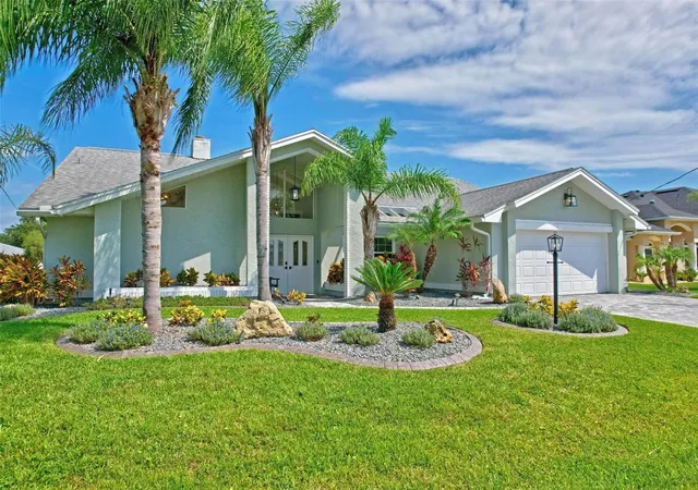Photo 3 of Sale Pending at 6 Colony Ct, Palm Coast, FL 32137 | MLS# FC322064 | Listing updated on 2026-10-12