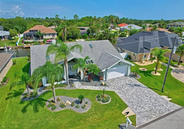 Photo 3 of Sale Pending at 6 Colony Ct, Palm Coast, FL 32137 | MLS# FC322064 | Listing updated on 2026-10-12
