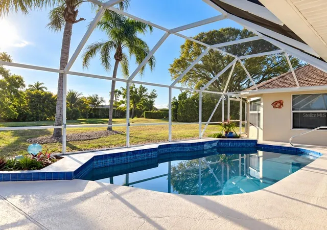 Photo 2 of Single family home for sale at 393 Vista Wood Dr, Venice, FL 34293 | MLS# A4709295 | Listing updated on 2026-10-21