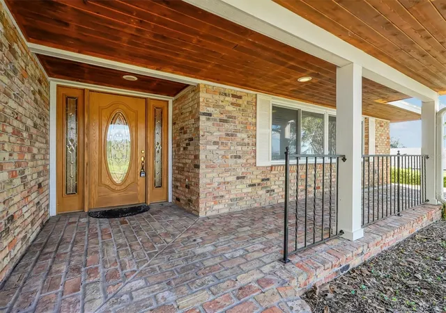 Single family home for sale at 1400 Ave D NE, WINTER HAVEN, FL 33881 | MLS# P4940134