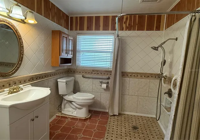 Photo 3 of Single family home for sale at 1400 Ave D NE, Winter Haven, FL 33881 | MLS# P4940134 | Listing updated on 2026-10-17