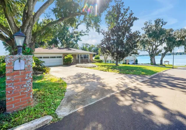 Photo 4 of Single family home for sale at 1400 Ave D NE, Winter Haven, FL 33881 | MLS# P4940134 | Listing updated on 2026-10-17