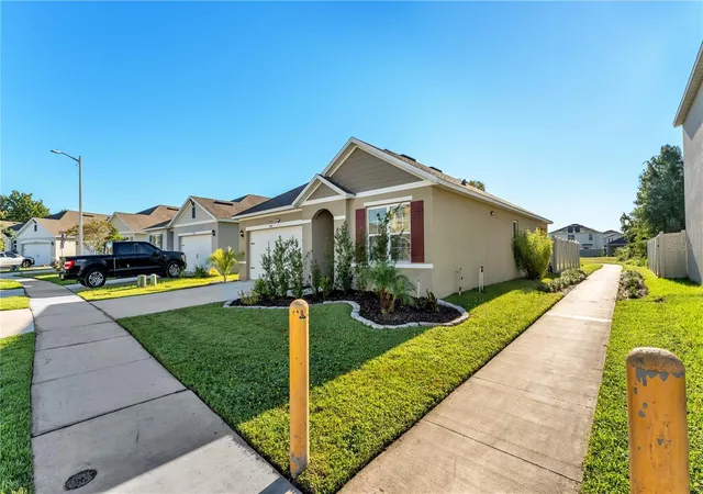 Photo 2 of Single family home for sale at 5606 Siltstone St, Lakeland, FL 33811 | MLS# L4965726 | Listing updated on 2026-10-25