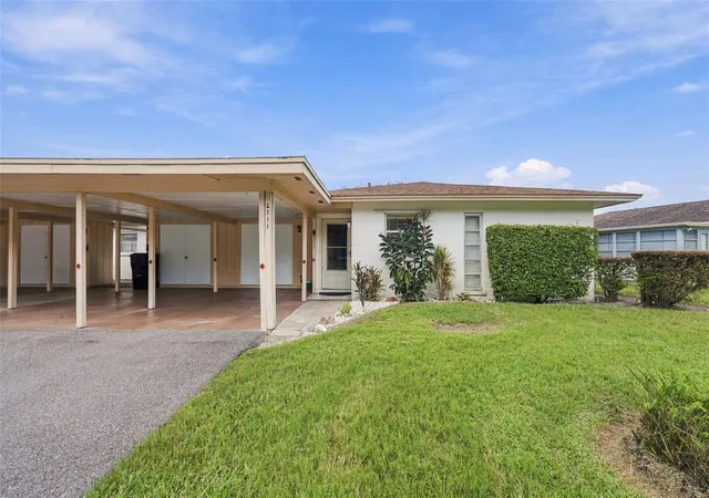 Condo for sale at 2711 51st Avenue W #2711, BRADENTON, FL 34207 | MLS# A4709296