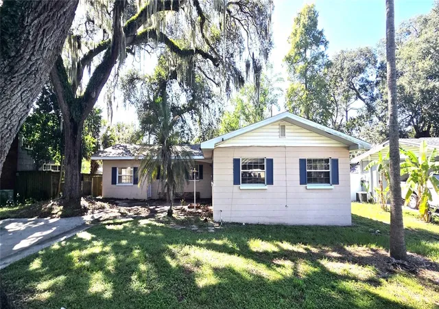 Photo 2 of Single family home for sale at 1921 Sylvester Rd, Lakeland, FL 33803 | MLS# L4965728 | Listing updated on 2026-10-14