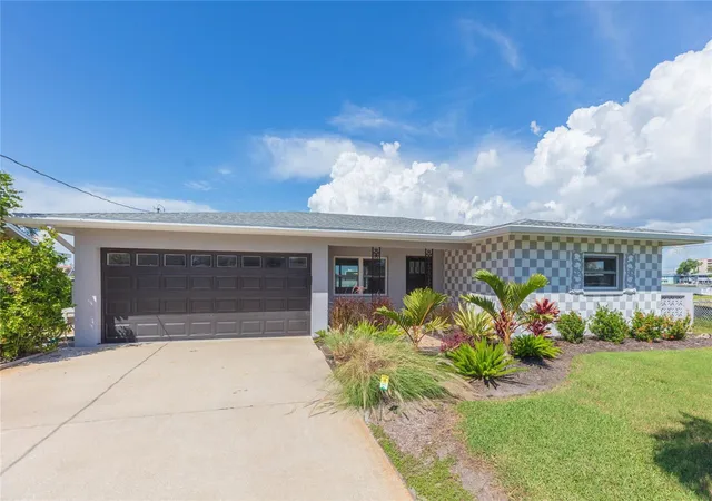 Photo 2 of Single family home for sale at 7160 S South Dr, South Pasadena, FL 33707 | MLS# TB8557280 | Listing updated on 2026-10-20