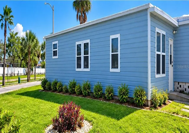 Photo 2 of Manufactured home for sale at 6580 Seminole Blvd N #301A, Seminole, FL 33772 | MLS# TB8557283 | Listing updated on 2026-10-16