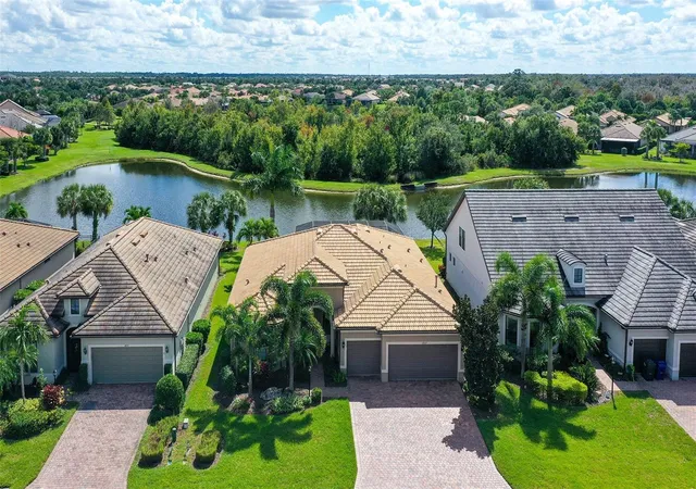 Photo 1 of Single family home for sale at 6827 Gosport Cvs, Bradenton, FL 34202 | MLS# A4709305 | Listing updated on 2026-10-20