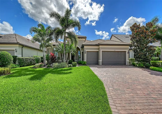 Photo 2 of Single family home for sale at 6827 Gosport Cvs, Bradenton, FL 34202 | MLS# A4709305 | Listing updated on 2026-10-20