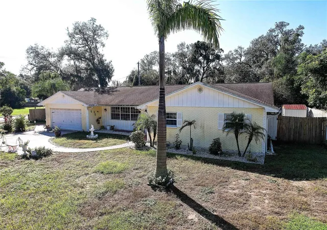 Photo 2 of Single family home for sale at 519 Oakhurst St, Brandon, FL 33511 | MLS# TB8557298 | Listing updated on 2026-10-20