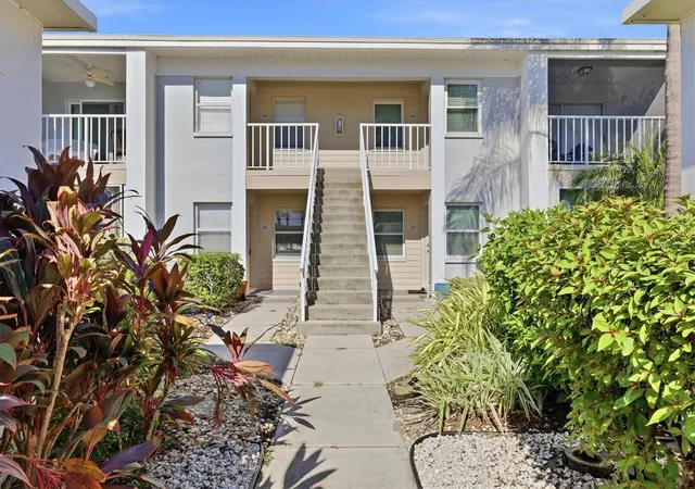 Photo 3 of Condo for sale at 427 Cerromar Ln #356, Venice, FL 34293 | MLS# N6146166 | Listing updated on 2026-10-20