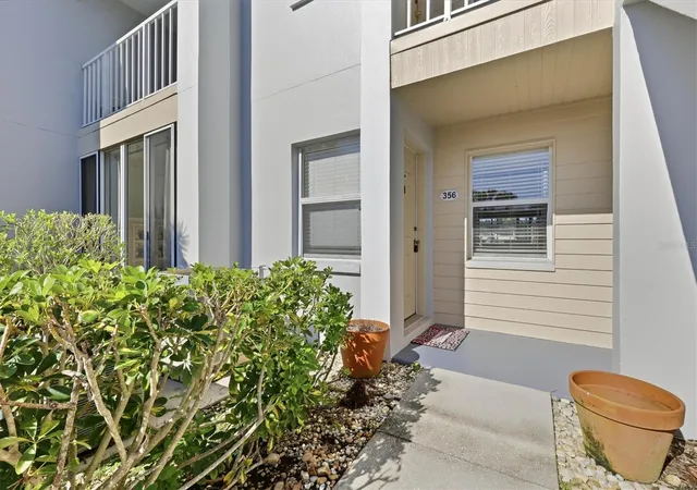 Listing Photo 4 - Condo for sale in building located at 427 Cerromar Ln, VENICE, FL 34293 - Unit #356